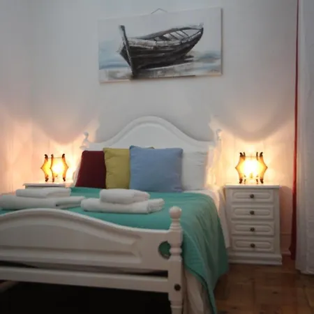 Our Little Spot In Marques 3* Lisbona